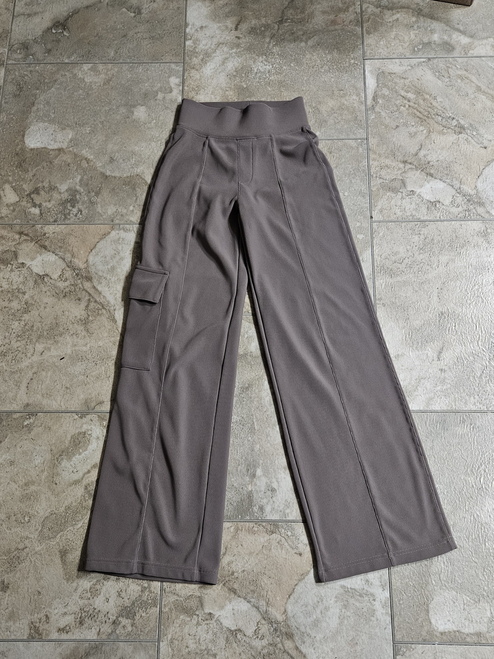 Move Theology ladies ribbed trousers are a size XS.
